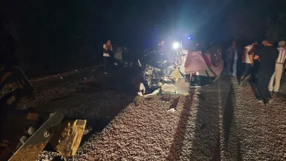 Çanakkale'de iki araç kafa kafaya çarpıştı: 6 ölü