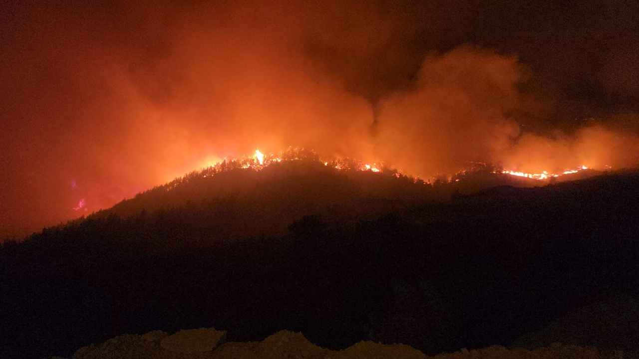 ssa’da çıkan yangında iki mahallede toplam 540 kişi tahliye edildi 14.