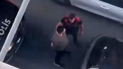 Yunus timlerinden başarılı denetim: Aranan kişi ruhsatsız silahla ele geçirildi