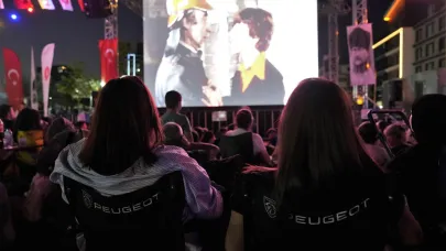 Keçiören Belediyesi'nde açık hava sinema keyfini başladı
