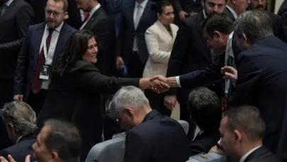 CHP'den istifa eden Özlem Çerçioğlu AK Parti'ye katıldı