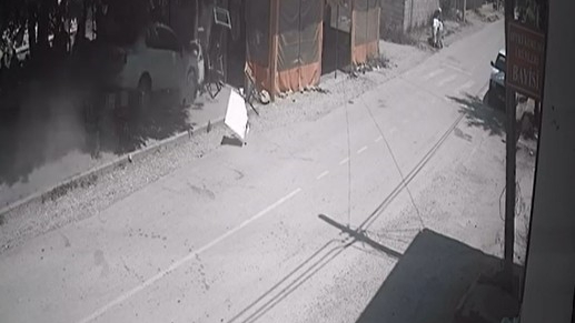 Isparta'da otomobil kıraathaneye daldı: 1 ölü, 1 yaralı