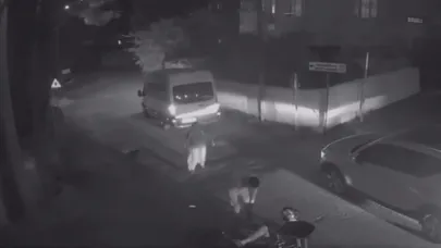 Motosiklet minibüse ok gibi saplandı: 1 yaralı
