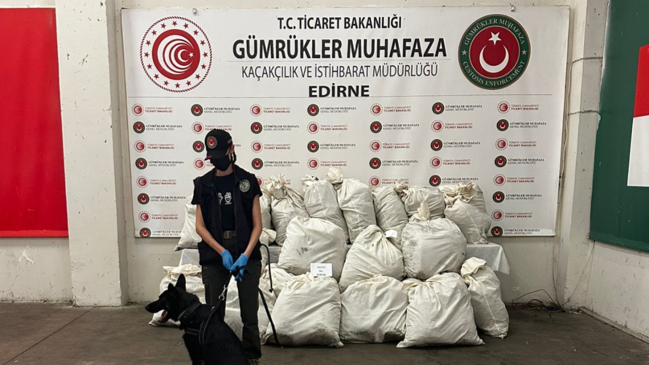 Edirne'de esrar ele geçirildi: 2 kişi gözaltına alındı