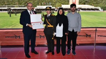Şehit Ömer Halisdemir'in kızı teğmen oldu!