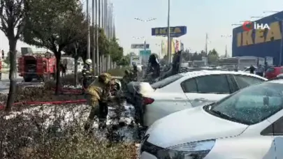 Bursa'da AVM'de panik: Çok sayıda araç yandı!