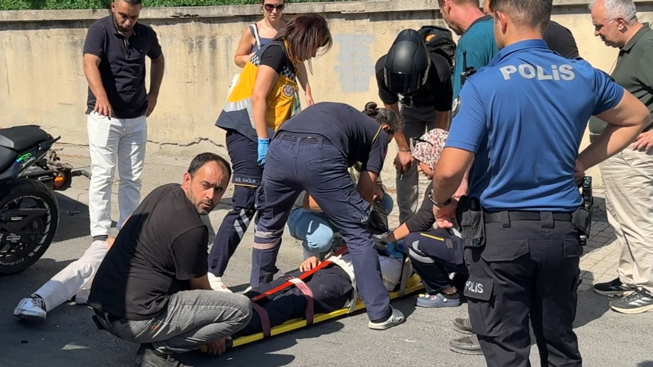 Motosiklet çekiciye çarptı: 2 yaralı