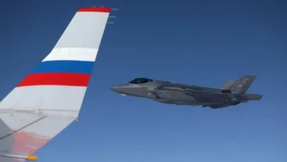 Putin'i Amerikan F-22'leri yolcu etti!