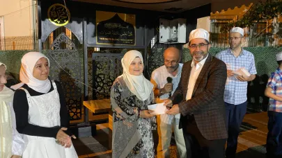 Vefa gecesinde Kur’an kursu öğrencileri ödüllerini aldı