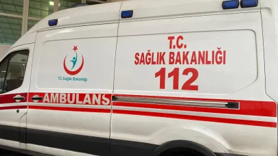 Seyir halindeki minibüsten düşen ebe yaşamını yitirdi