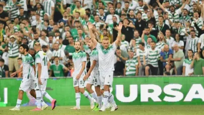 Bursaspor-Eskişehirspor maçında dostluk kazandı: Gelirler fidan bağışına aktarılacak