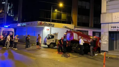 Kağıthane'de 5 katlı iş merkezinin çatısında yangın çıktı