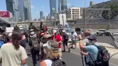 İsrail'de hükümet karşıtlarından dev protesto!