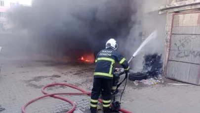 Hatay’da iş yeri alevlere teslim oldu!