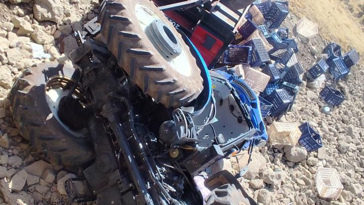 Siverek'te traktör köprüden uçtu: 1 yaralı