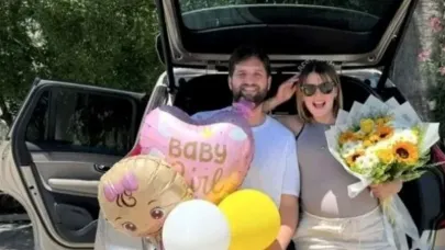 Gizem Karaca'dan kızı Leyla Yaz ile yeni poz!