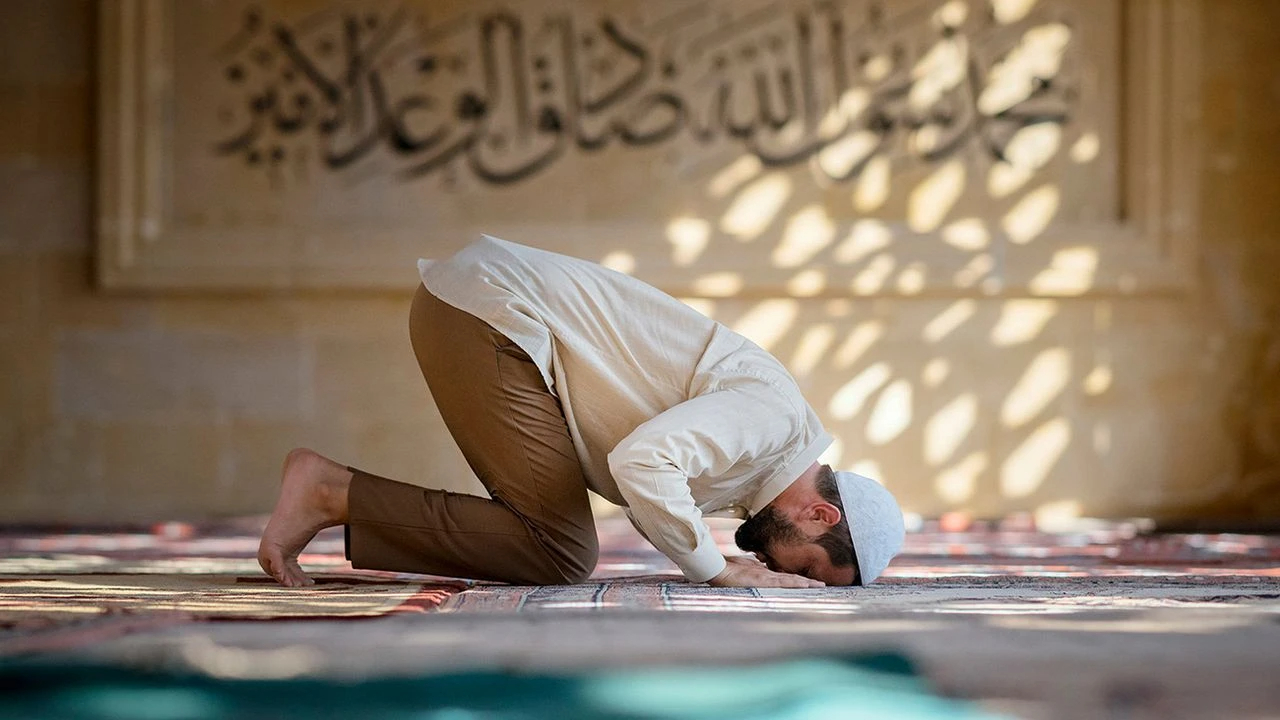 Bursa 19 Ağustos 2025 Salı namaz vakitleri : İmsak, öğle, ikindi, akşam ve yatsı saatleri