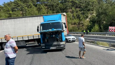 İzmir-Manisa yolunda arızalanan tır ulaşımı engelledi