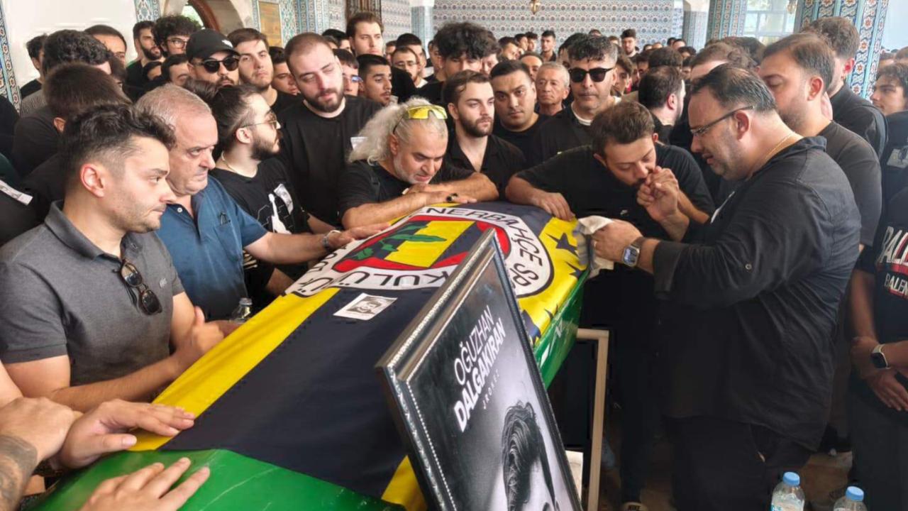 Sosyal medya yayıncısı 'Jrokez', son yolculuğuna uğurlandı