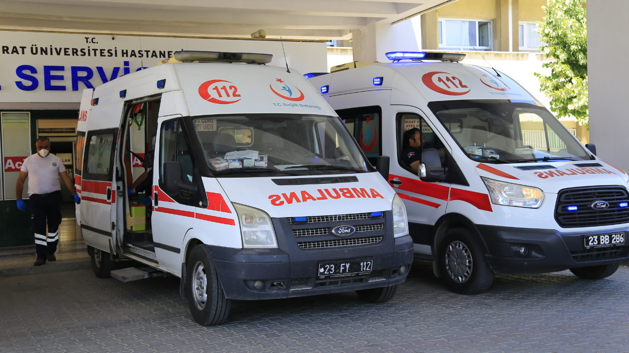 Balkondan düşen bebek hastaneye kaldırıldı