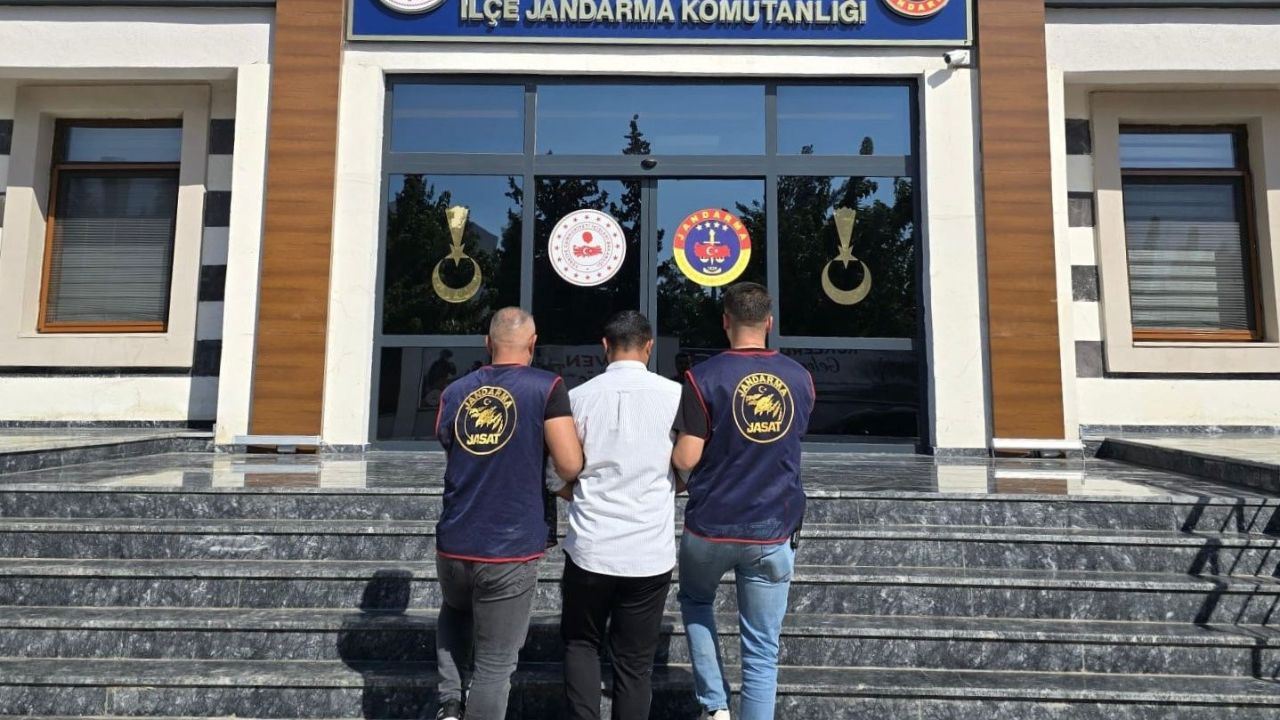 Kesinleşmiş hapis cezasıyla aranan uyuşturucu taciri yakalandı