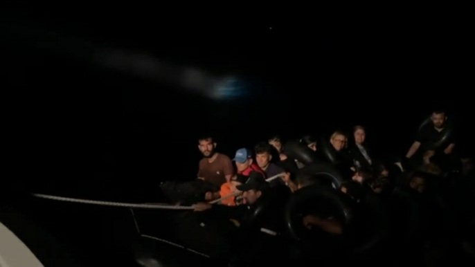 Çanakkale açıklarında göçmen hareketliliği: 41 kişi yakalandı