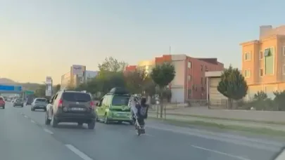 Trafikte motosikletiyle akrobasi yaptı