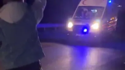 Seyir halindeki aracın kasasından düştü!