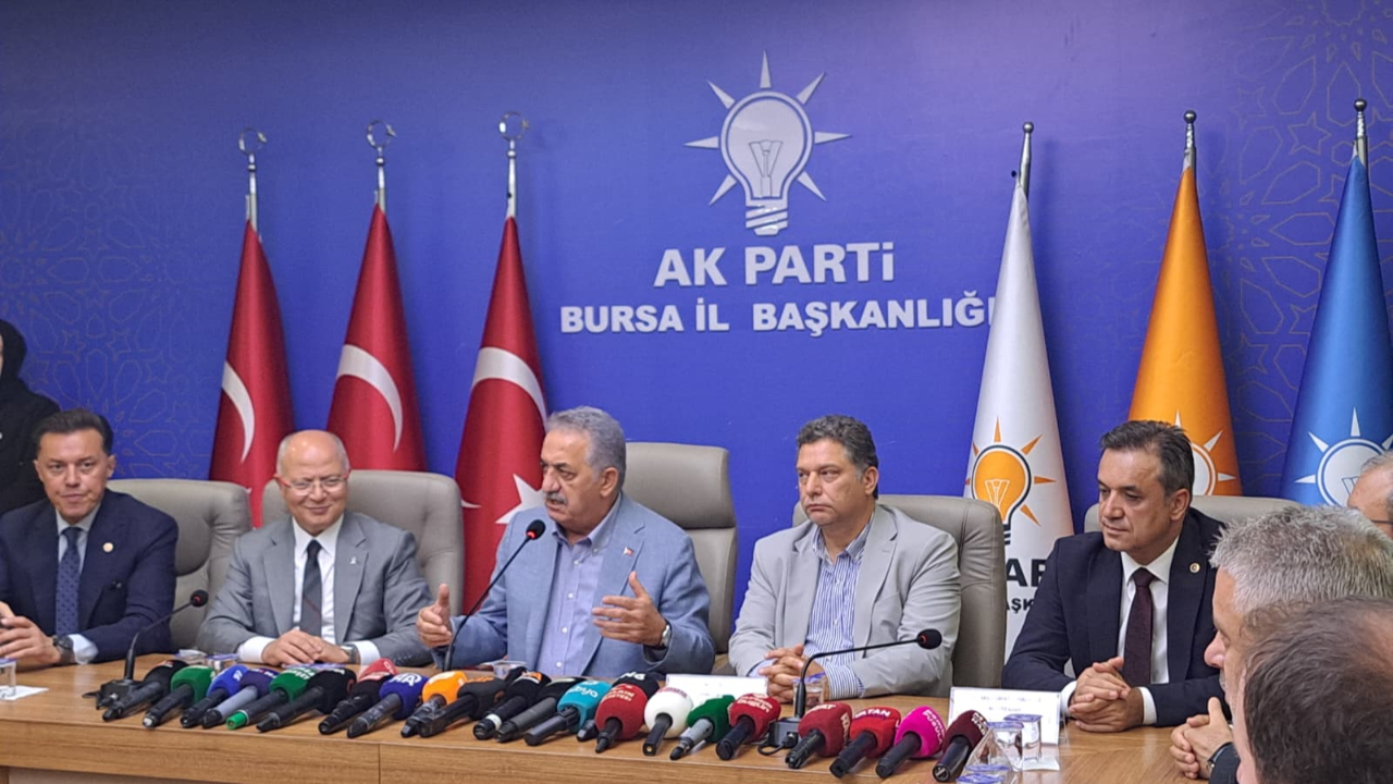 AK Partili Yazıcı'dan belediye başkanı transferlerine şok yanıt: 'Açık kapı' yok!