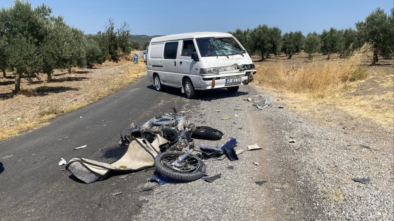 Manisa’da motosiklet araçla kafa kafaya çarpıştı: 1 ölü