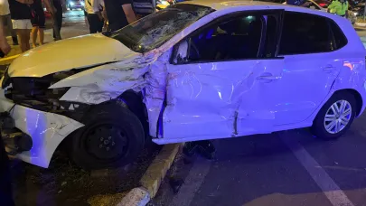 Edirne’de otomobil ile kamyonet çarpıştı: 3 yaralı