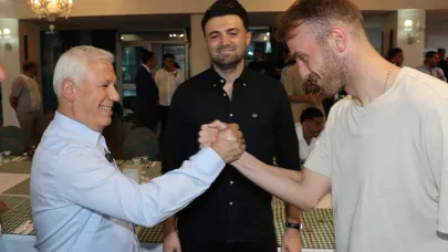 Başkan Bozbey Bursasporlu futbolcularla buluştu