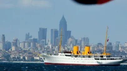 Savarona, İstanbul Boğazı'nı selamlayacak