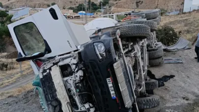 Yoldan çıkan beton mikseri takla attı, sürücü ağır yaralandı