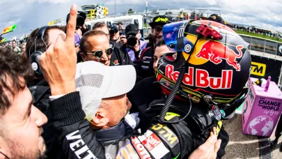 Ayhancan Güven'den DTM Sachsenring etabında çifte zafer