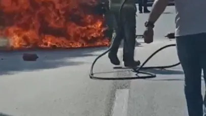 Seyir halindeki araç alev alev yandı