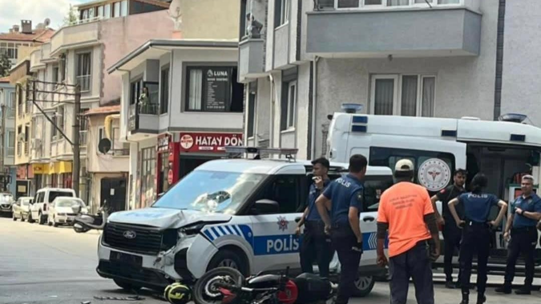 Gemlik'te kovalamacada polis aracına çarptı