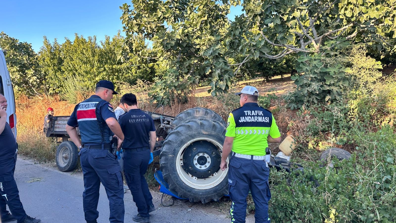 Bursa'da traktör kazası: Sürücü traktörün altında kaldı