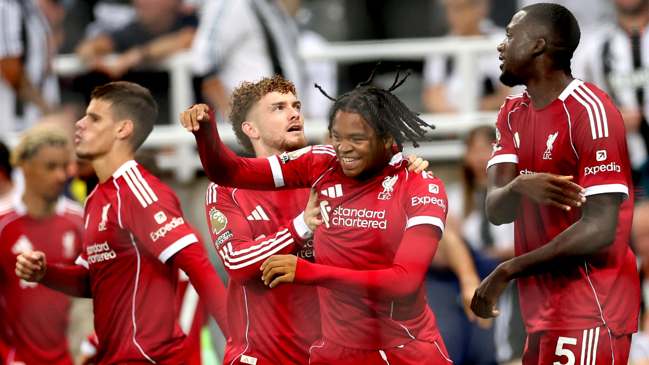 Liverpool'un 16 yaşındaki yıldızı uzatmalarda sahne aldı