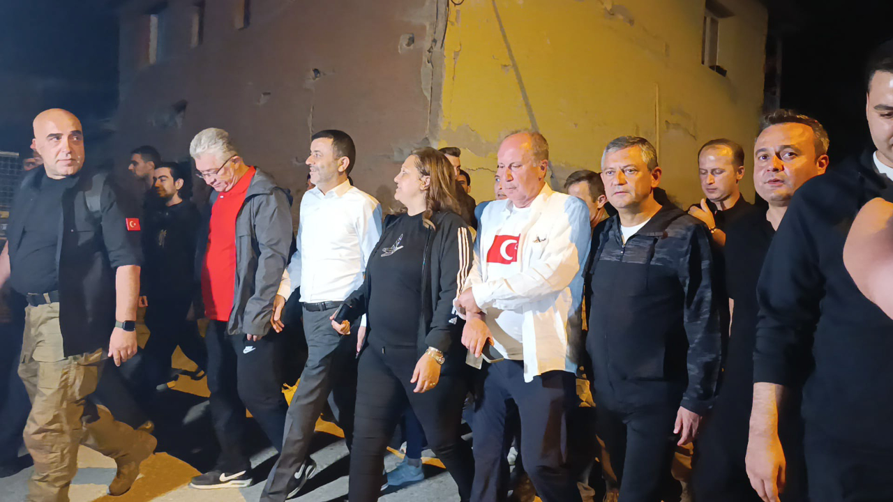 Özgür Özel Zafer Yolu Yürüyüşü'ne katıldı