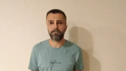 Polisler turist kılığına girdi, aranan şahsı yakaladı
