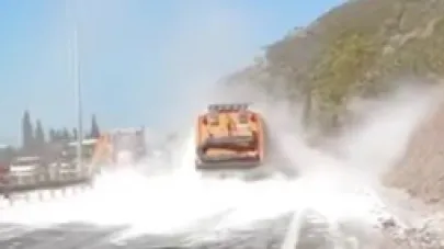 Tır devrildi, TEM yolu kilitlendi