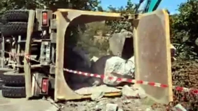 Kontrolden çıkan hafriyat kamyonu devrildi